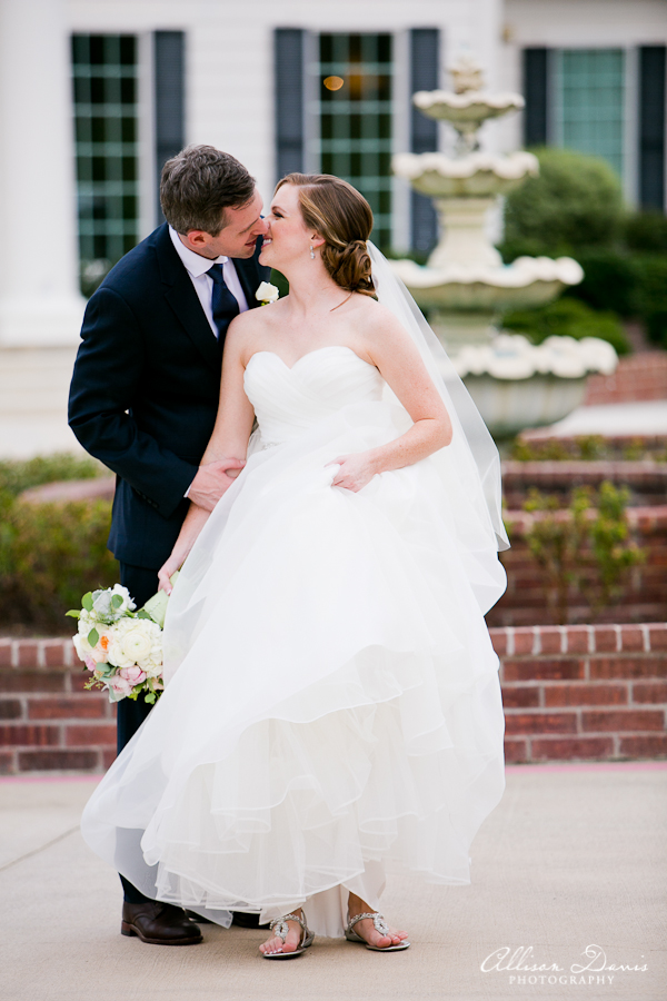 Bride and Groom Wedding Day Looks | Blairblogs.com