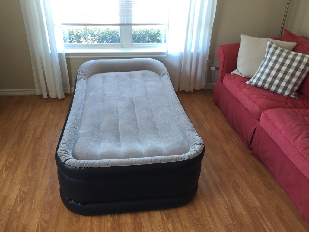 Creating a "Guest Spot" When You Don't Have a Guest Room | Blairblogs.com